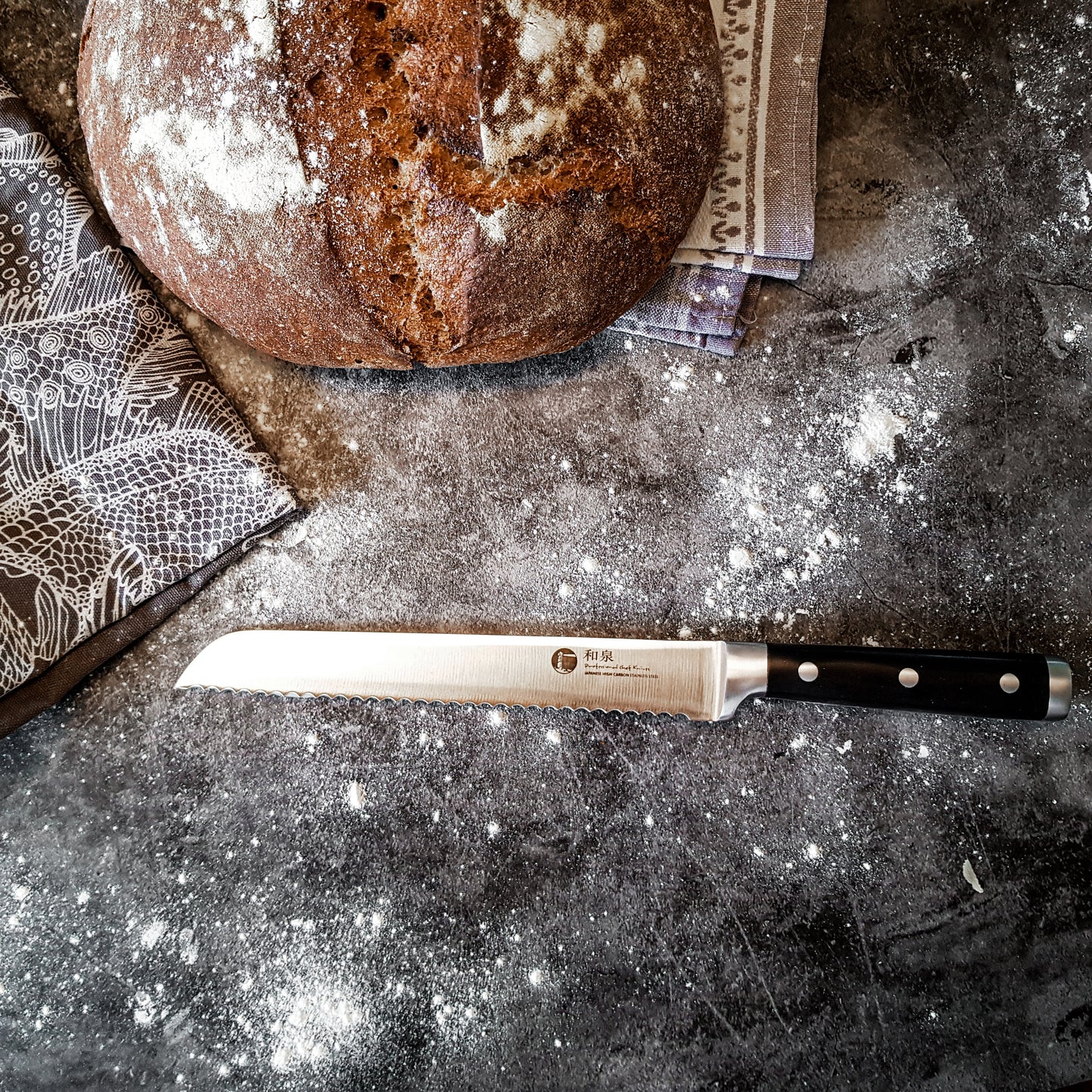 IZUMI ICHIAGO Brotmesser aus Japanese High Carbon Stainless Steel